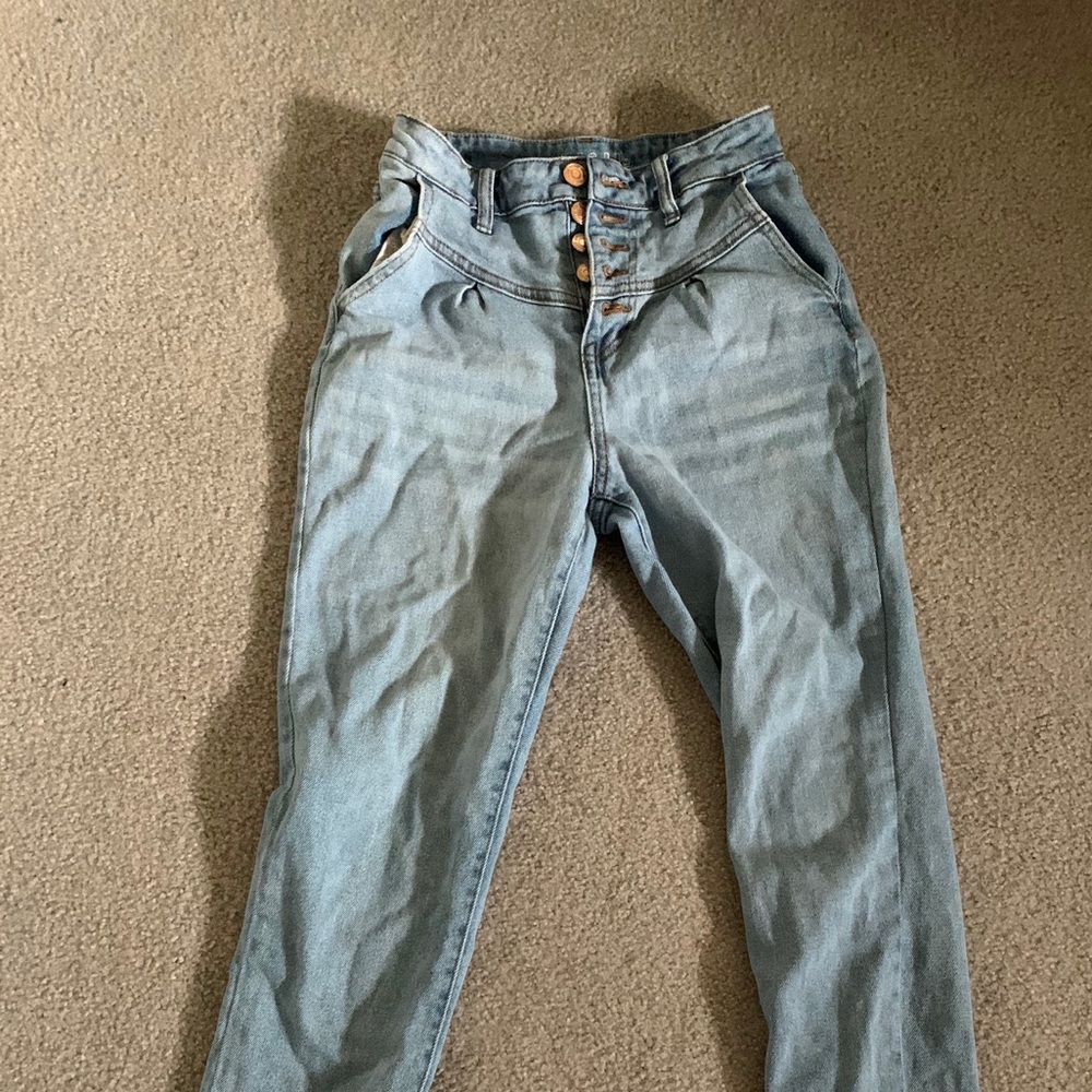 Light Wash Mom Jeans - Wild Fable